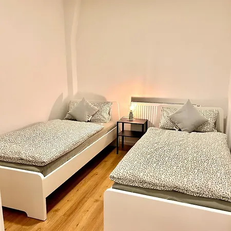 Perfekte 2 Fuer Monteure & Handwerker Mit Grossem Parkplatz & Wlan